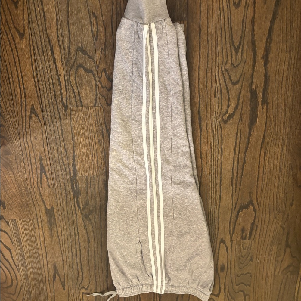 Adidas Mens Light Gray Sweatpants with White Stripes - Picture 4 of 5